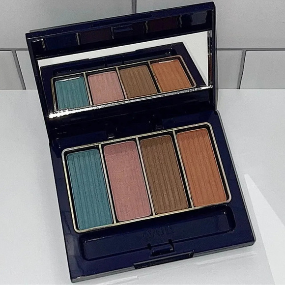 Avon Collection #17 Silk Finish Eyeshadow Quad - Picture 1 of 1